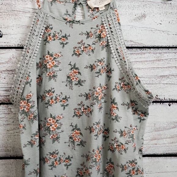 SWEET WANDERER LARGE Mint Green Floral Top - Picture 3 of 7